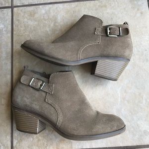 Sonoma Woman’s Ankle Bootie size 10